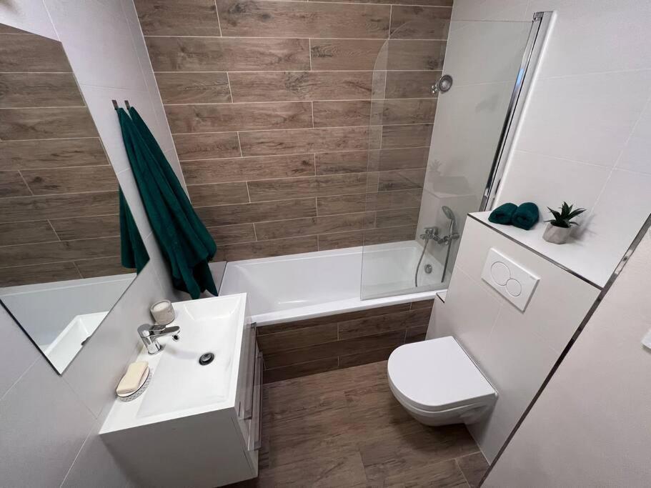 City Center Apartment With Nice Balcony Žilina Exterior foto